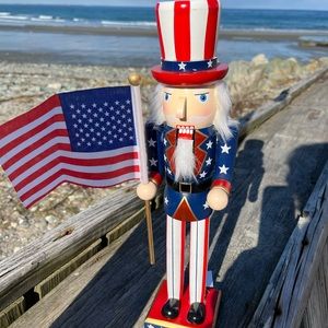 Uncle Sam nutcracker